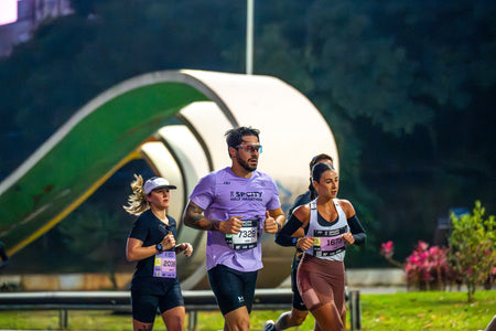 Correr mais e comer mal pode aumentar risco de lesão e piorar sua maratona