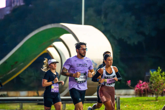 Correr mais e comer mal pode aumentar risco de lesão e piorar sua maratona